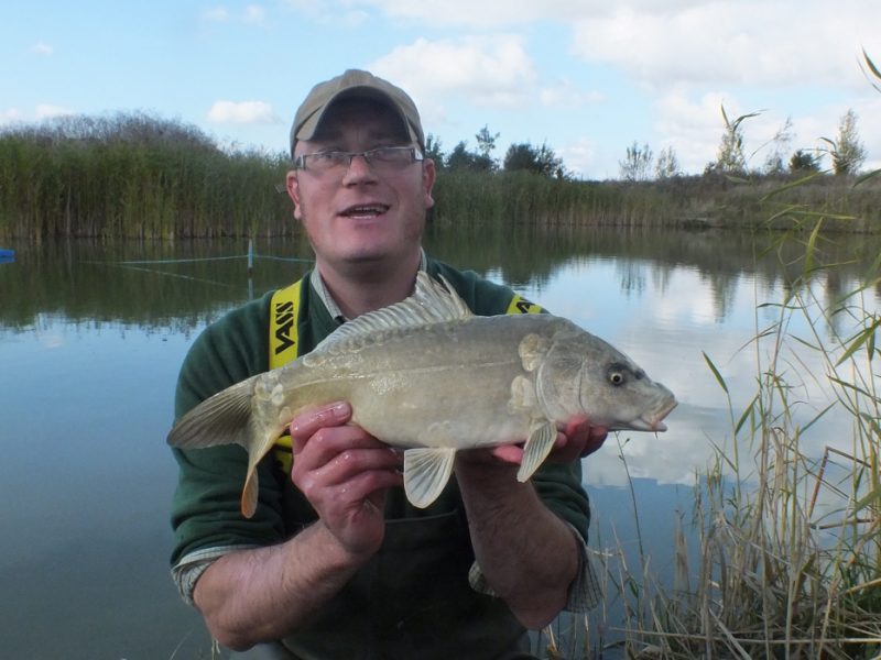 Simon catches a whopper at the Gelder lake.